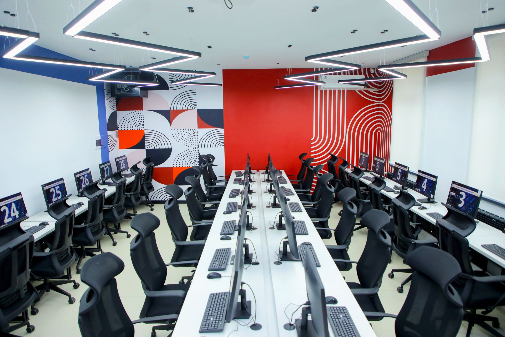 Kompyuter laboratoriyalari